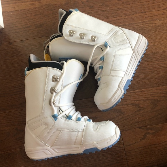 burton white snowboard boots